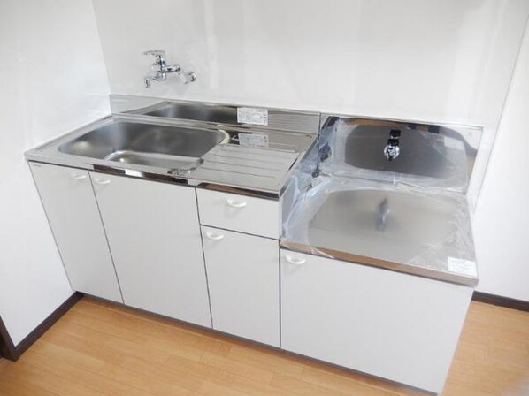 ガーデンシモB棟の物件内観写真